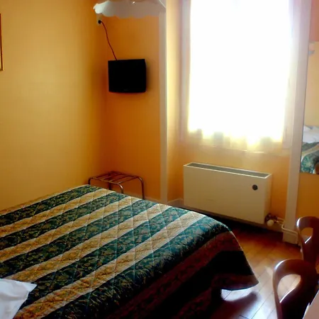 Le Prado Hotel 2*